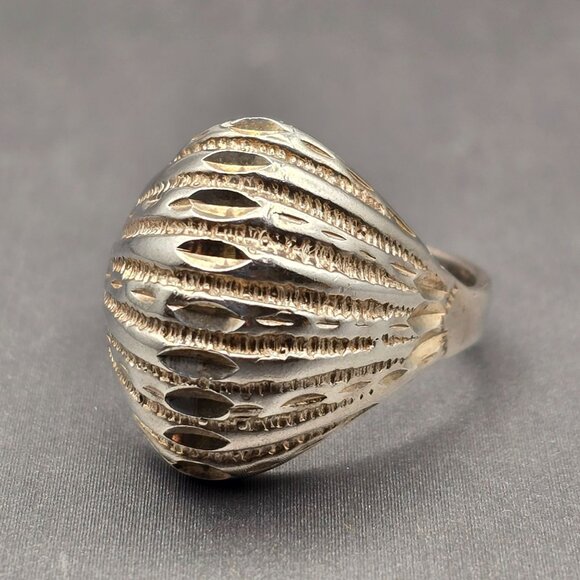 Sterling Silver High Dome Ring Size 7 Etched Ribbed Diamond-Cut Signed 5.69g - Picture 1 of 10